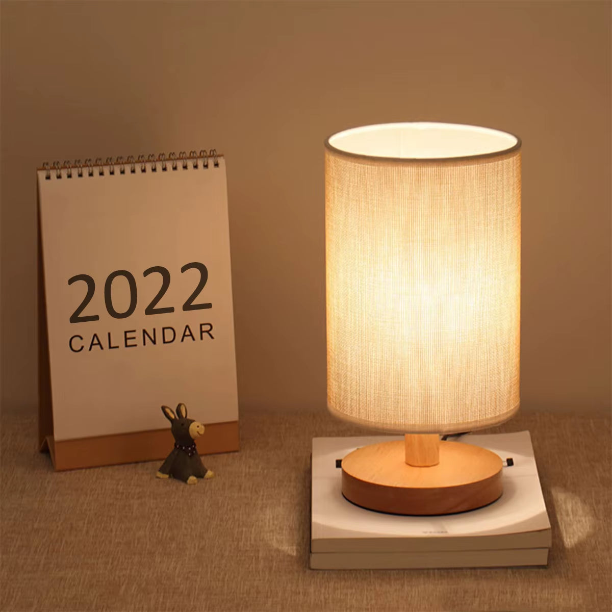USB Bedside Lamp Night Lights Table Lamp for Bedroom Wooden Desk Lamp Bedside Night Light with Cylinder Lamp Shade Home Decor